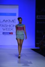 Model walk the ramp for Debarun Show at Lakme Fashion Week 2013 Day 1 in Grand Hyatt, Mumbai on 22nd March 2013 (78).JPG